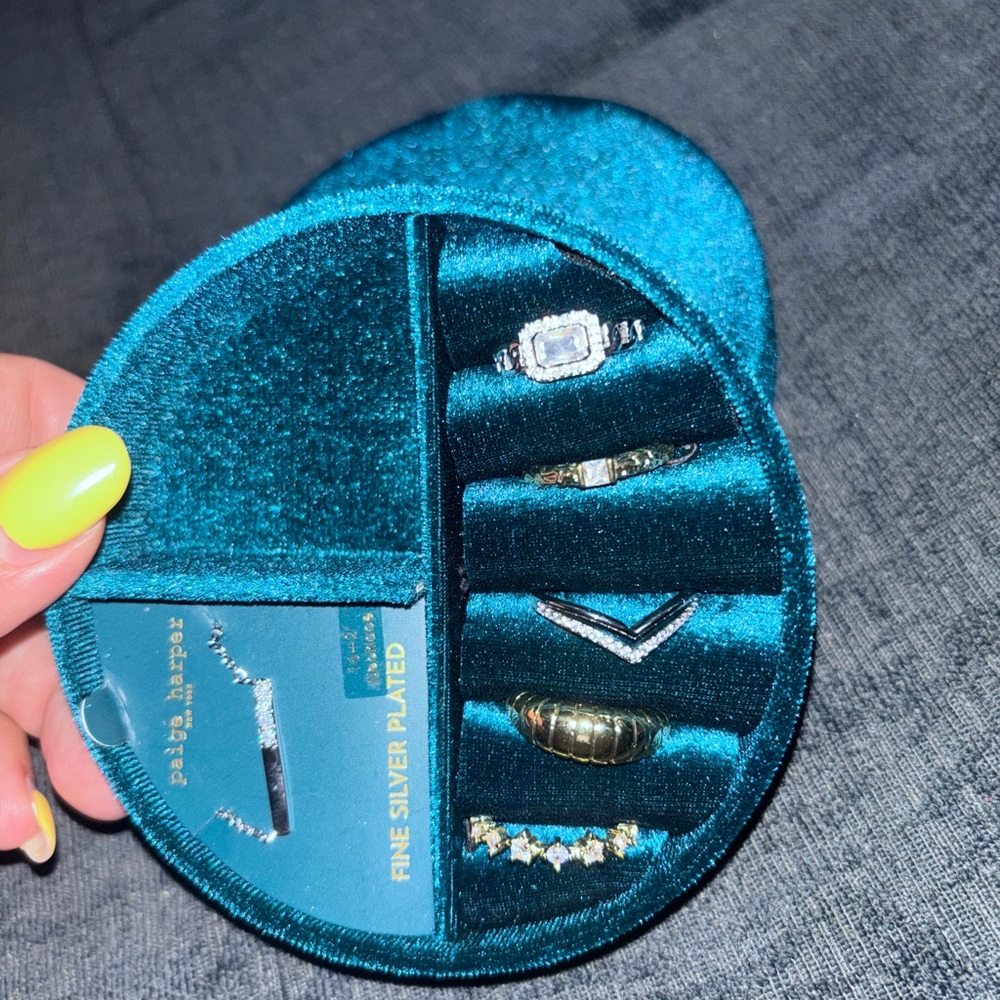 Elegant Teal Velvet Jewelry Organizer
